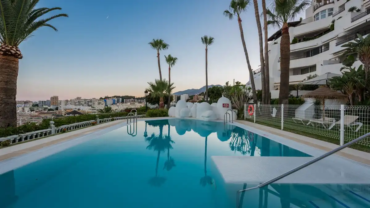Piscina de Apartamento en venta en Torremolinos con Aire acondicionado, Terraza y Piscina comunitaria