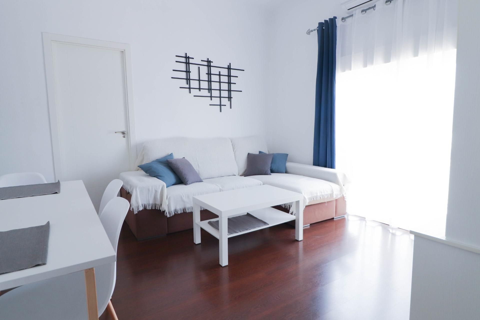 Sala de estar de Piso de alquiler en  Almería Capital con Terraza