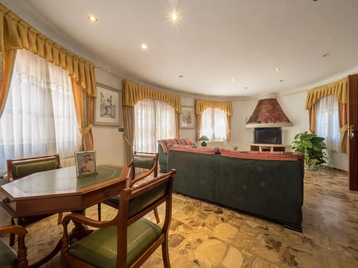 Sala d'estar de Casa o xalet en venda en Partidas de Alicante