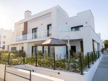 Casa a schiera con piscina in affitto a Benamara - Atalaya