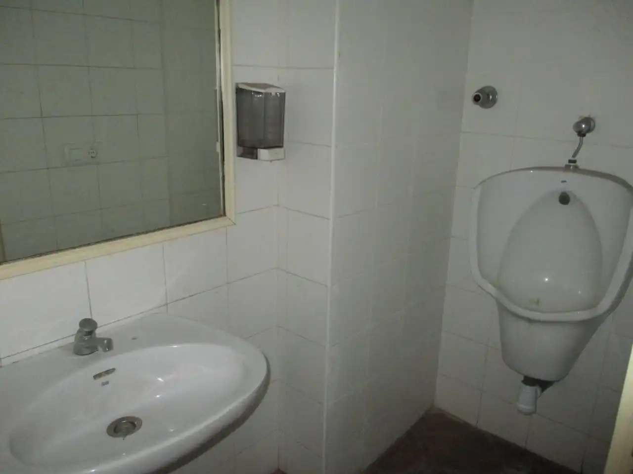 Bany de Local en venda en Jerez de la Frontera amb Aire condicionat