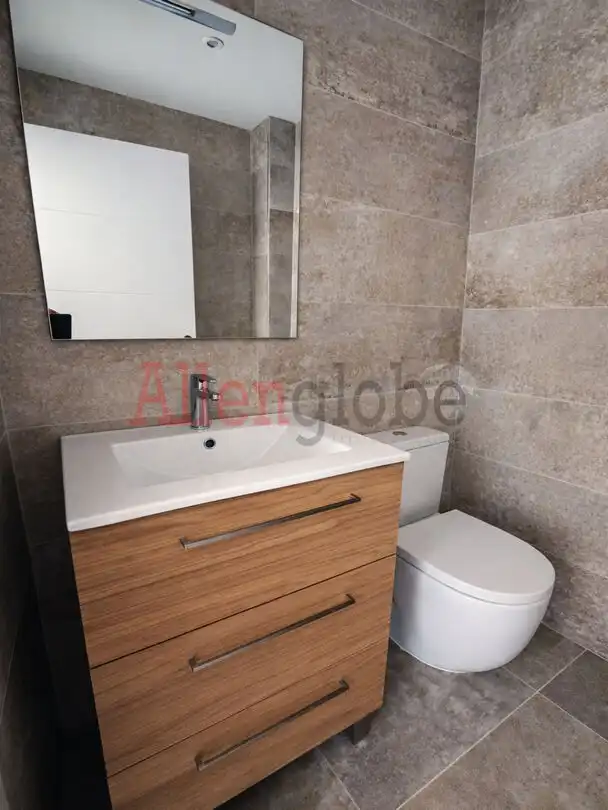 Badezimmer von Wohnung zur Miete in Gijón  mit Heizung und Abstellraum