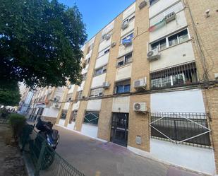 Exterior view of Flat for sale in  Sevilla Capital