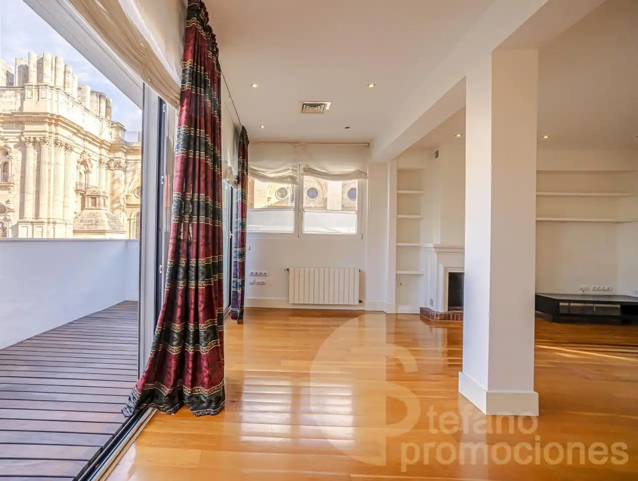 Vista exterior de Ático de alquiler en Málaga con Aire acondicionado, Calefacción y Parquet