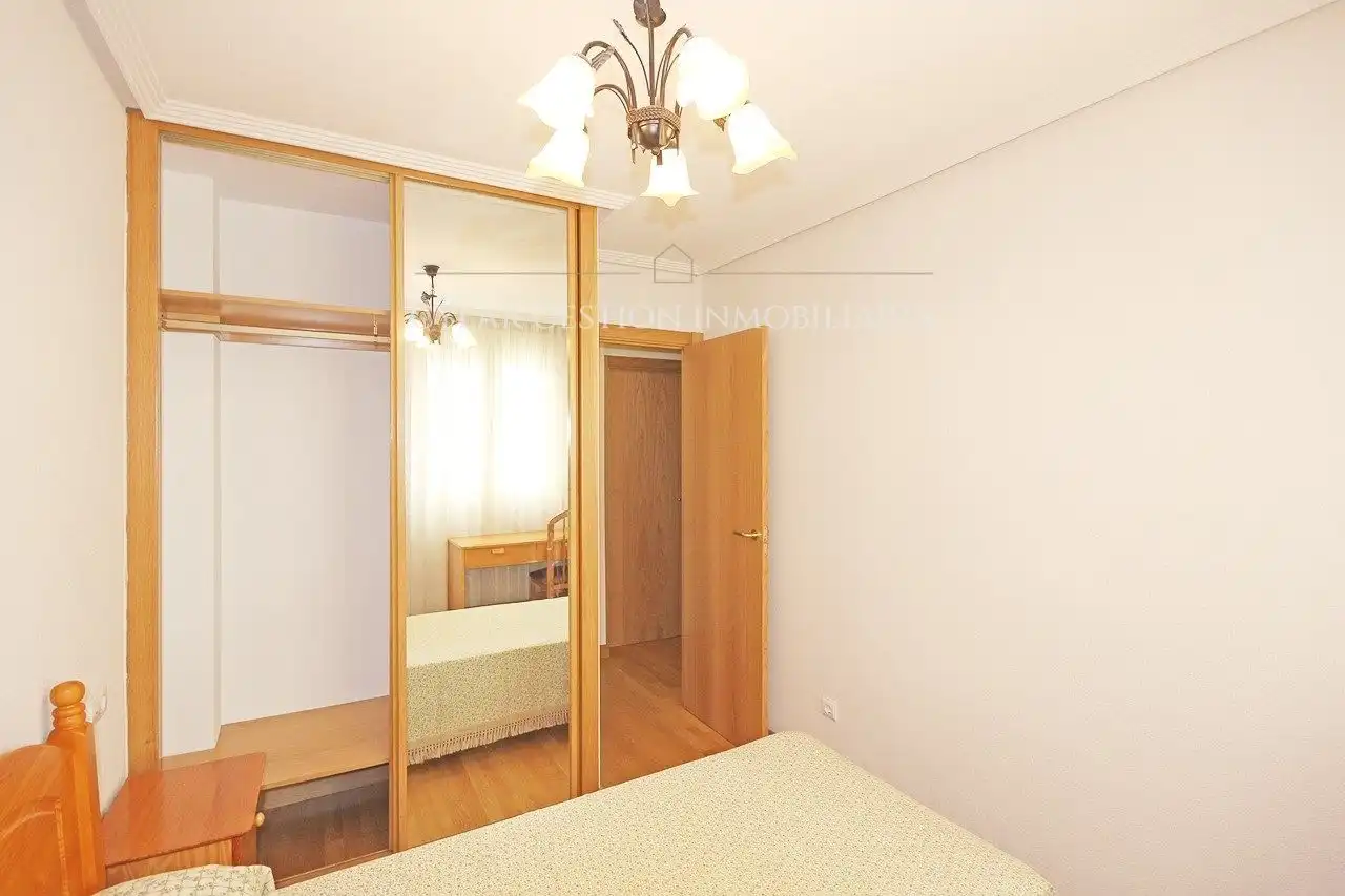 Flat for rent in Poeta Jesús Rasueros, Pizarrales