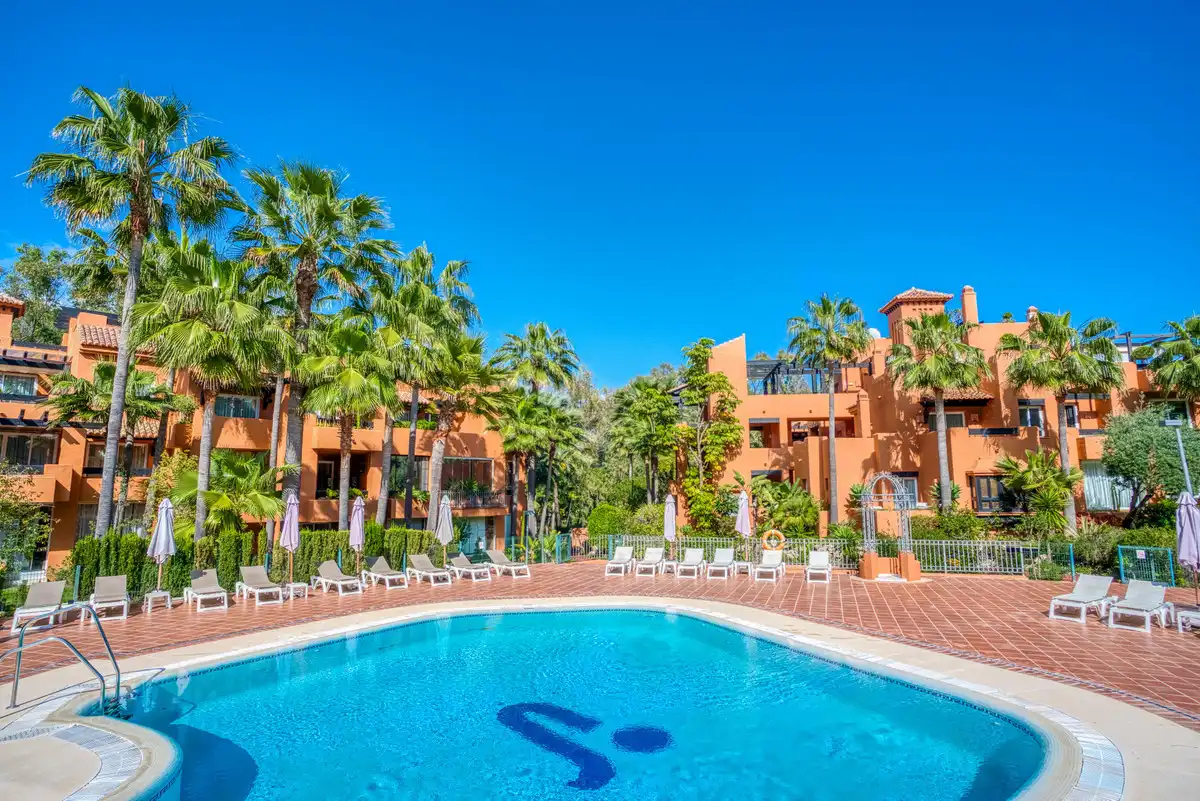 Home with pool for sale in Nueva Andalucía