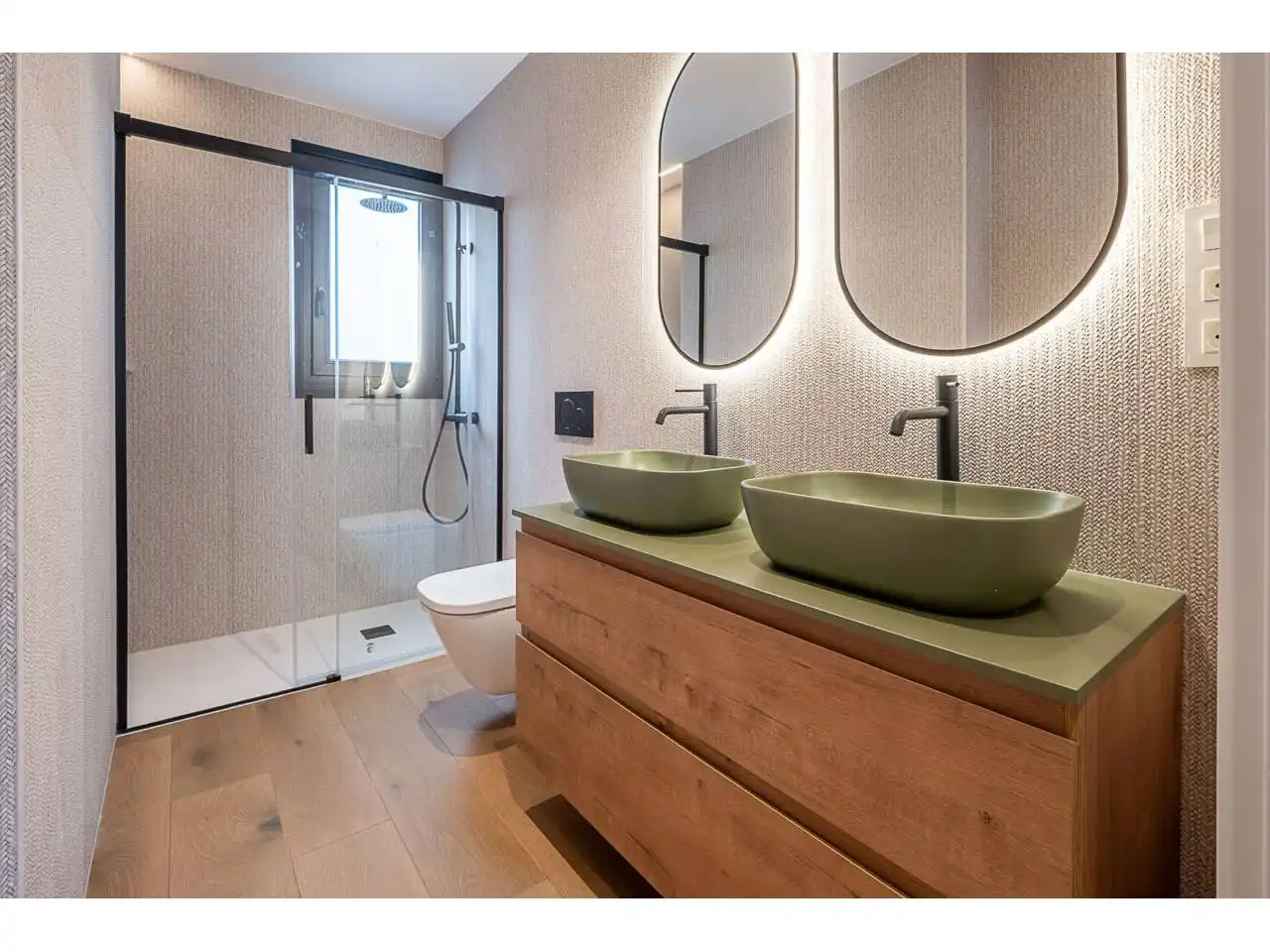Baño de Piso en venta en Donostia - San Sebastián  con Calefacción, Terraza y Trastero
