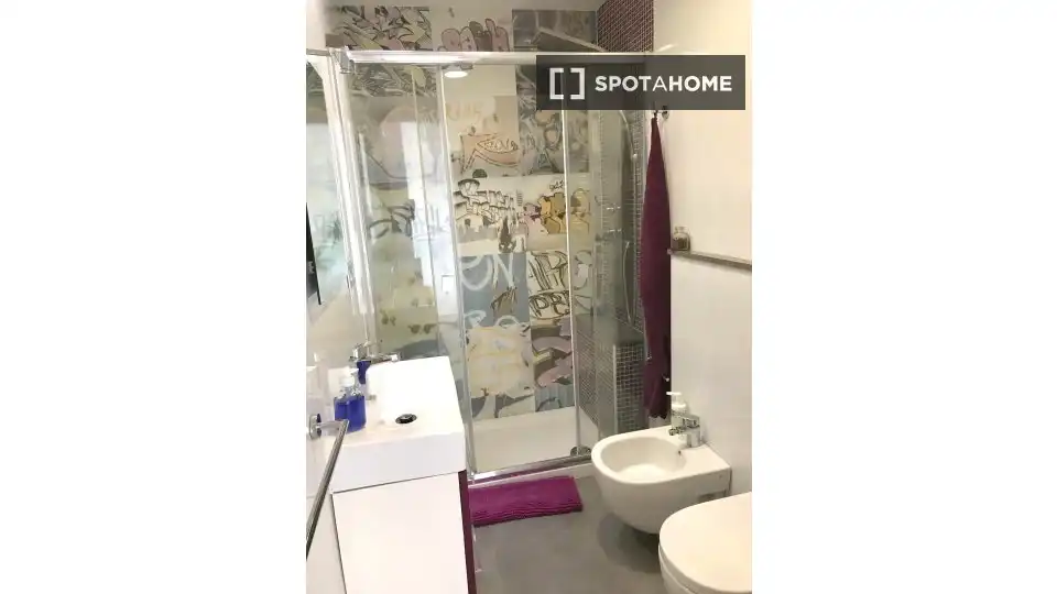 Baño de Piso de alquiler en Valencia con Aire acondicionado, Calefacción y Amueblado