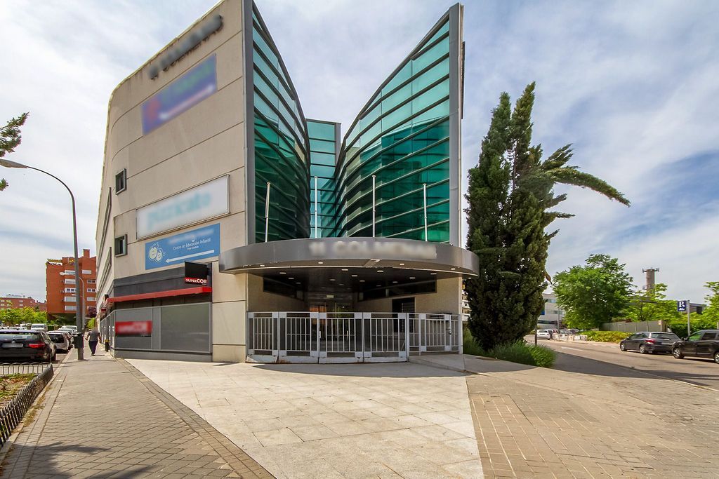 Vista exterior de Oficina en venda en Tres Cantos