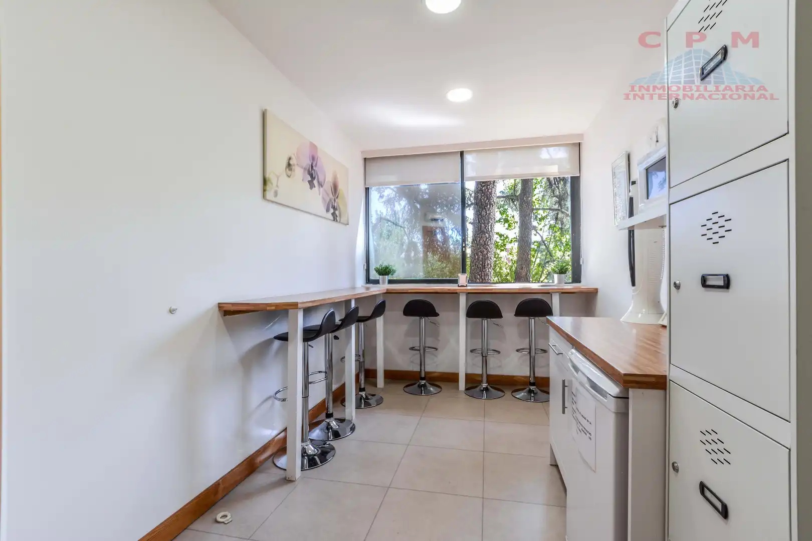 Kitchen of Office for rent in Madrid  with Air Conditioner, Heating and Furnished
