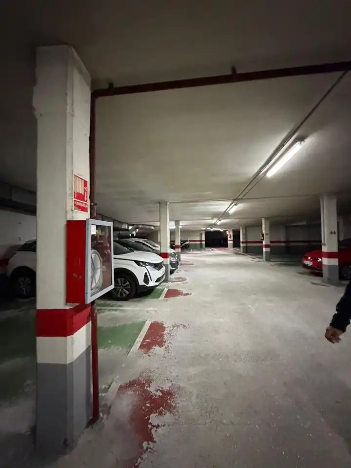 Parkplatz von Wohnung zum Verkauf in Culleredo mit Heizung und Abstellraum