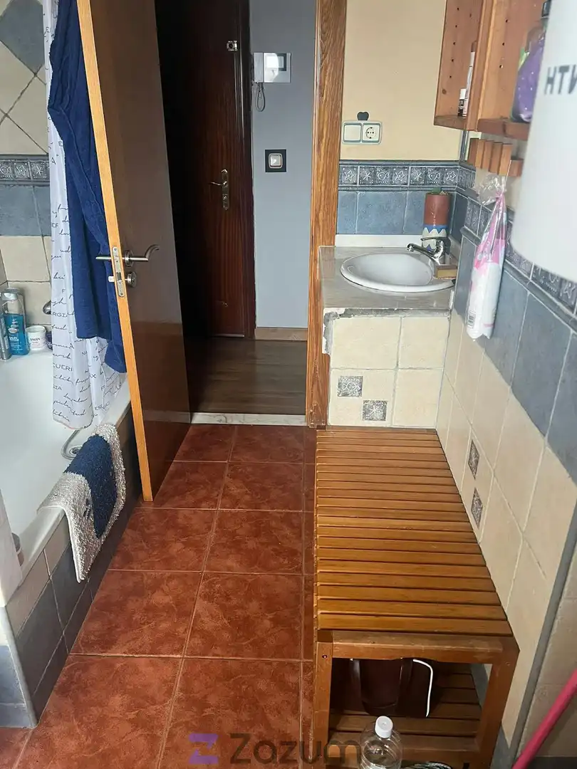 Badezimmer von Wohnung zur Miete in Avilés mit Klimaanlage, Heizung und Möbliert