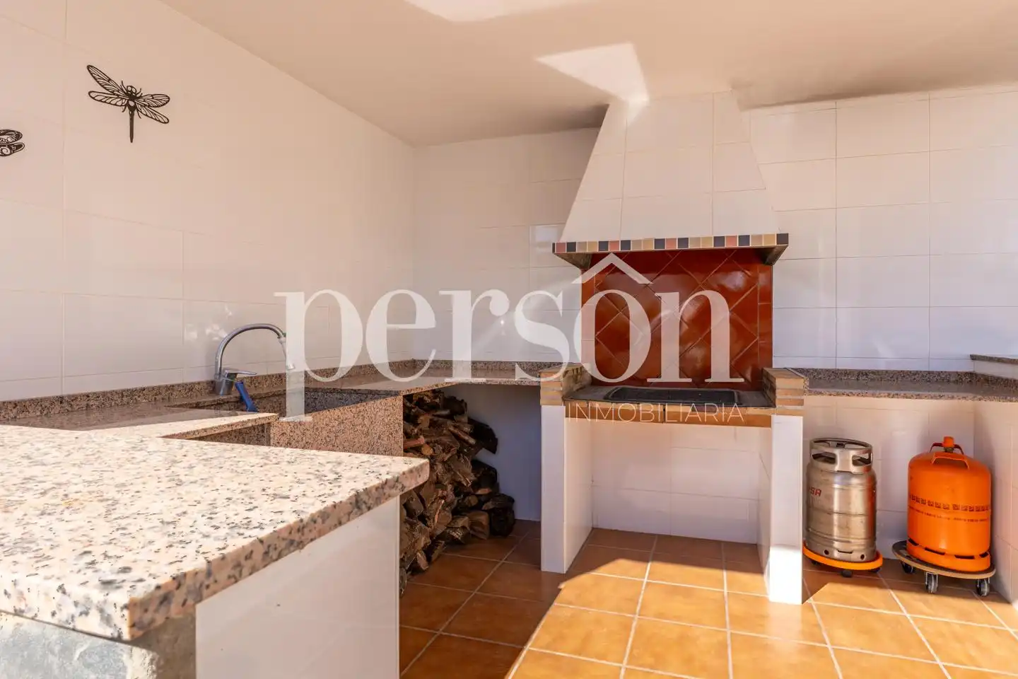 Cuina de Casa o xalet en venda en La Pobla de Vallbona amb Aire condicionat, Calefacció i Terrassa