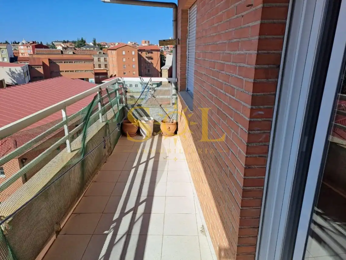 Terrasse von Wohnung zum Verkauf in La Bañeza  mit Heizung, Parkett und Abstellraum