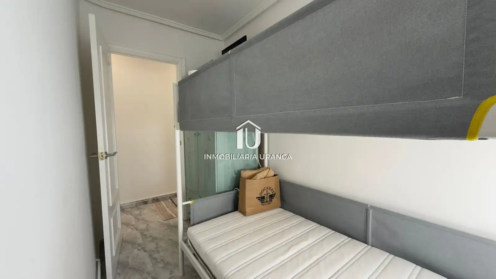 Schlafzimmer von Wohnung zum Verkauf in Laredo mit Heizung, Terrasse und Möbliert