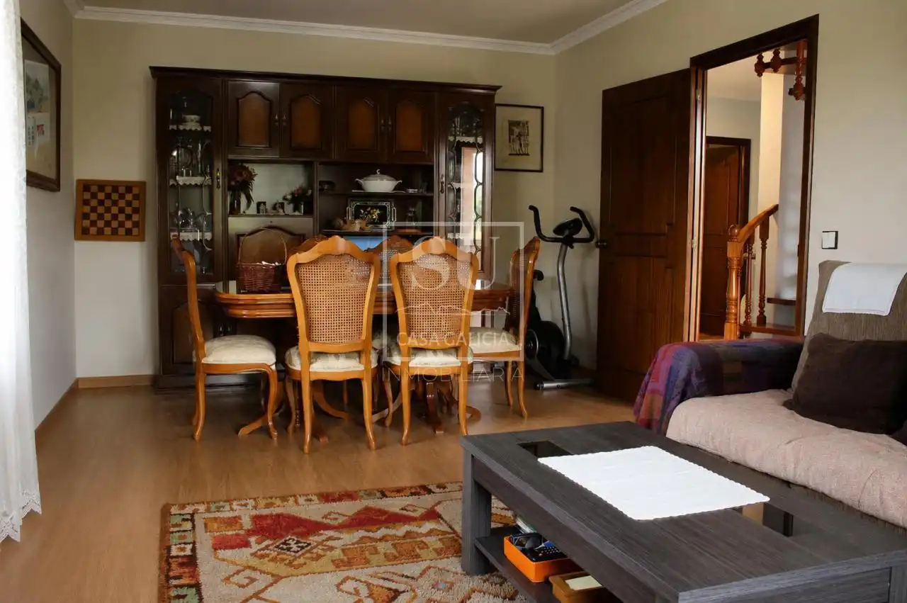 Sala d'estar de Casa o xalet en venda en Nigrán amb Calefacció, Jardí privat i Terrassa