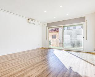 Living room of Flat for sale in Igualada  with Air Conditioner, Heating and Balcony