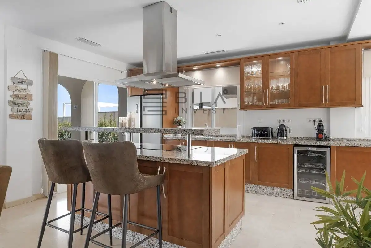 Chalet con piscina en venta en Cerros del Aguila, imagen 11