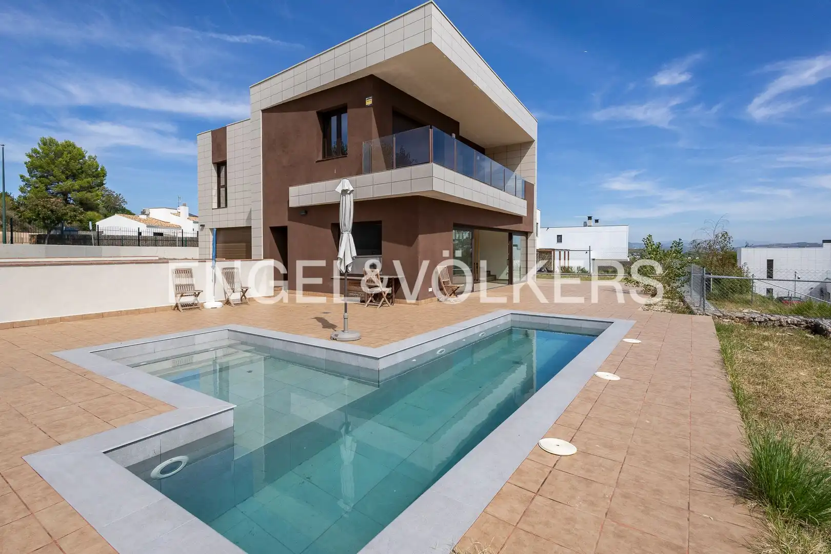 Casa amb piscina en venda a Sant Esteve Sesrovires