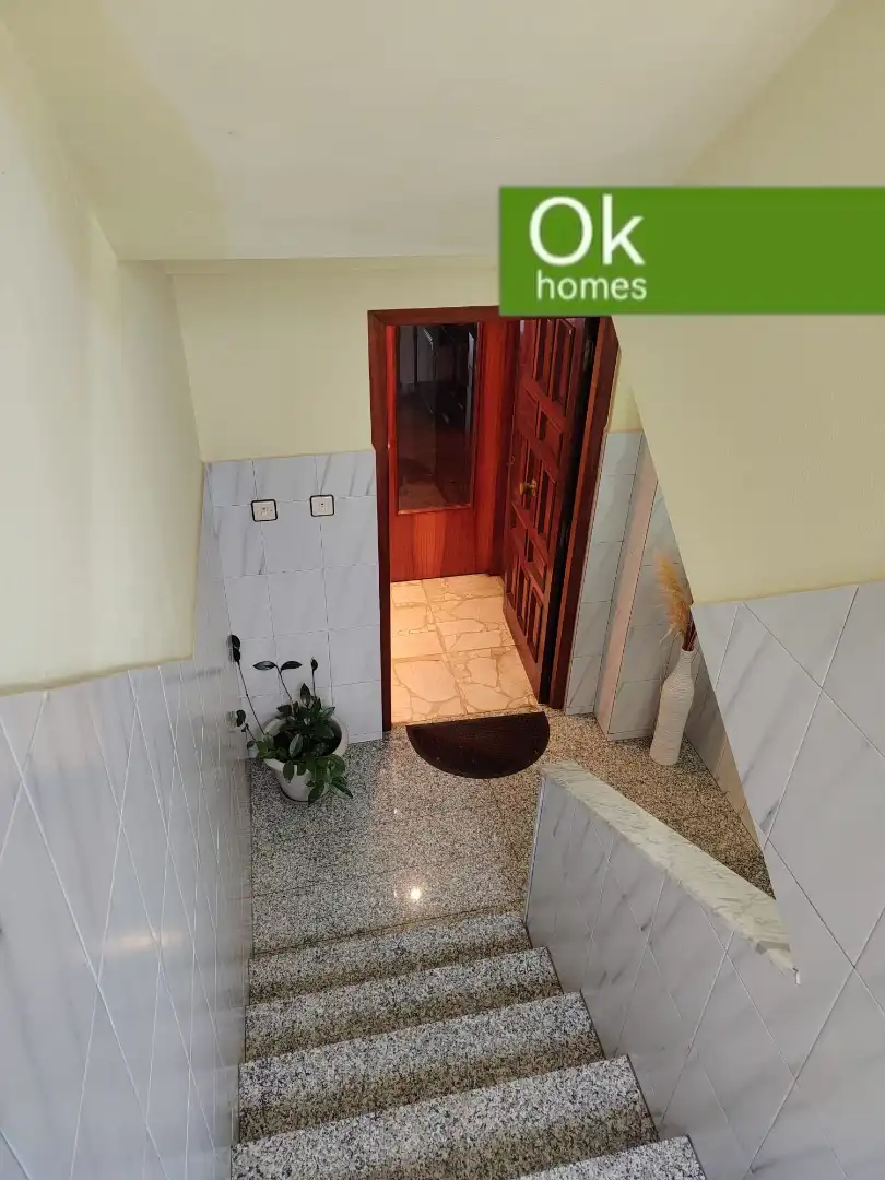 Casa adosada en venda en San Martín del Rey Aurelio amb Calefacció, Parquet i Terrassa