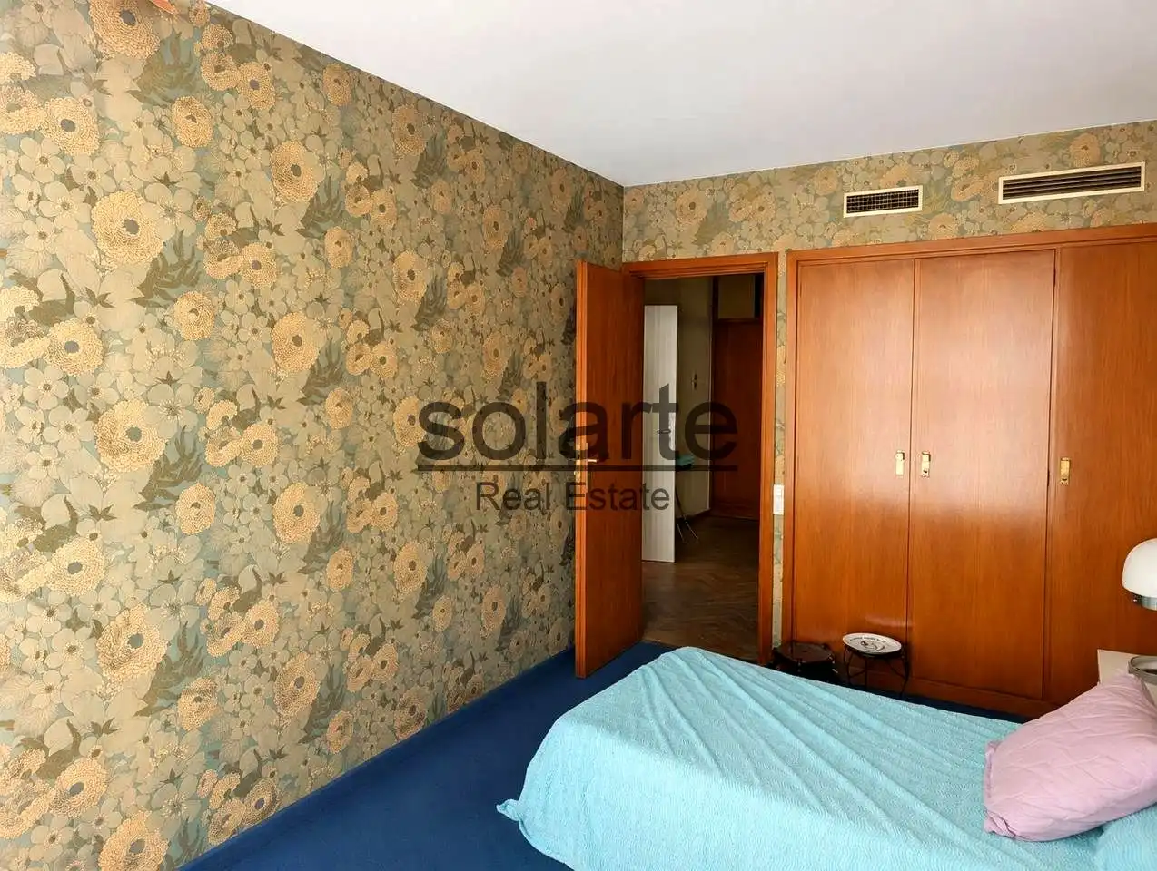 Habitación de Edificio en venta en L'Hospitalet de Llobregat