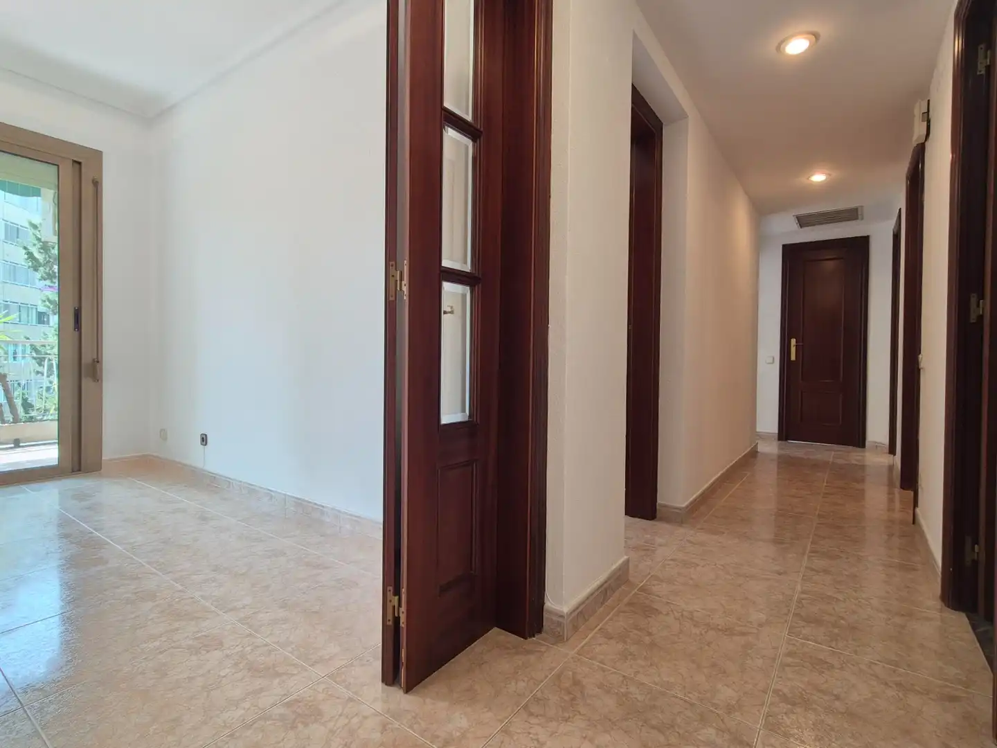 Piso en venta en Barcelona con Calefacción, Horno y Balcón
