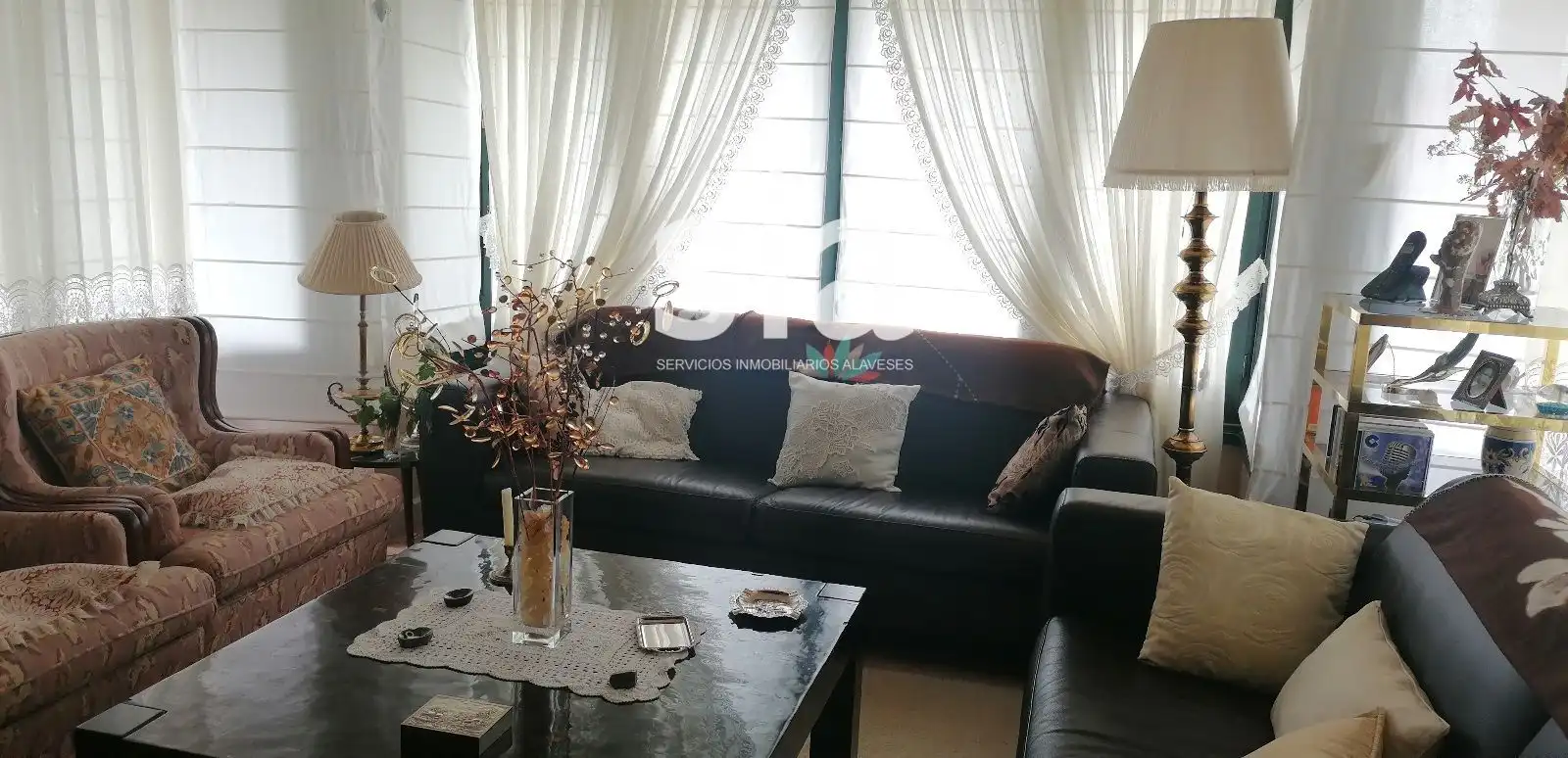 Sala d'estar de Casa o xalet en venda en Vitoria - Gasteiz amb Calefacció i Traster