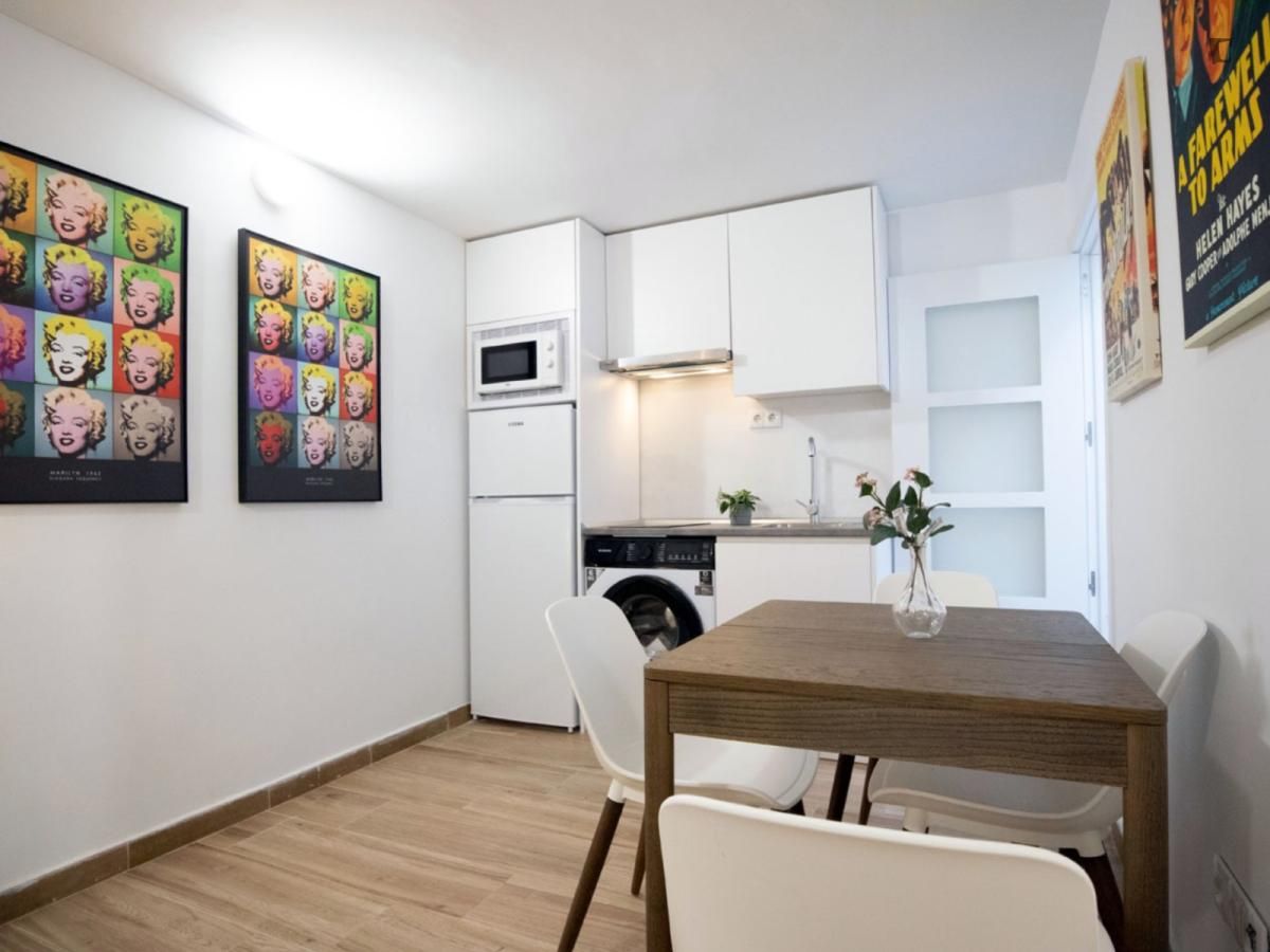 Kitchen of Apartment to rent in  Madrid Capital  with Furnished, Washing machine and Microwave
