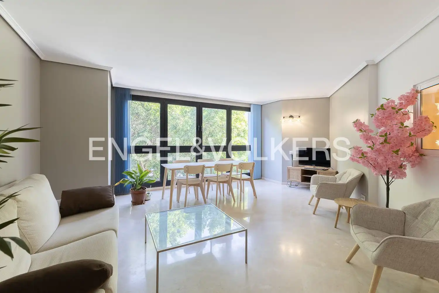 Exterior view of Flat for rent in Valencia  with Air Conditioner, Heating and Terrace