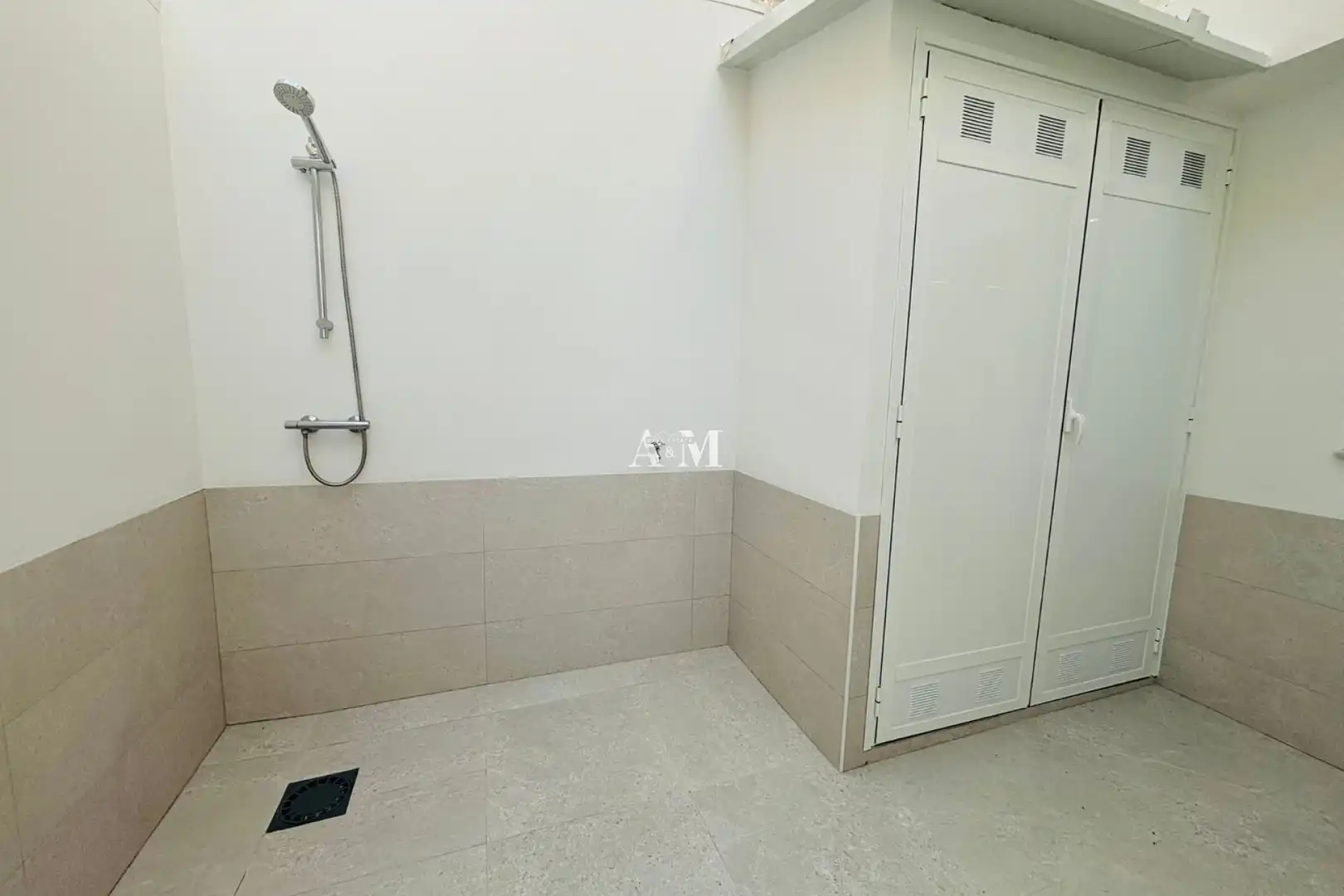 Baño de Piso de alquiler en Torrevieja con Aire acondicionado, Calefacción y Terraza