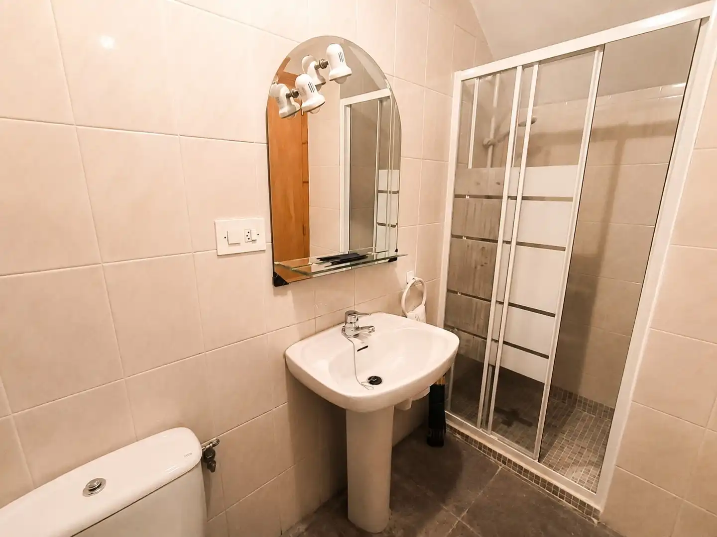 Baño de Casa o chalet en venta en El Burgo de Ebro con Aire acondicionado, Calefacción y Jardín privado