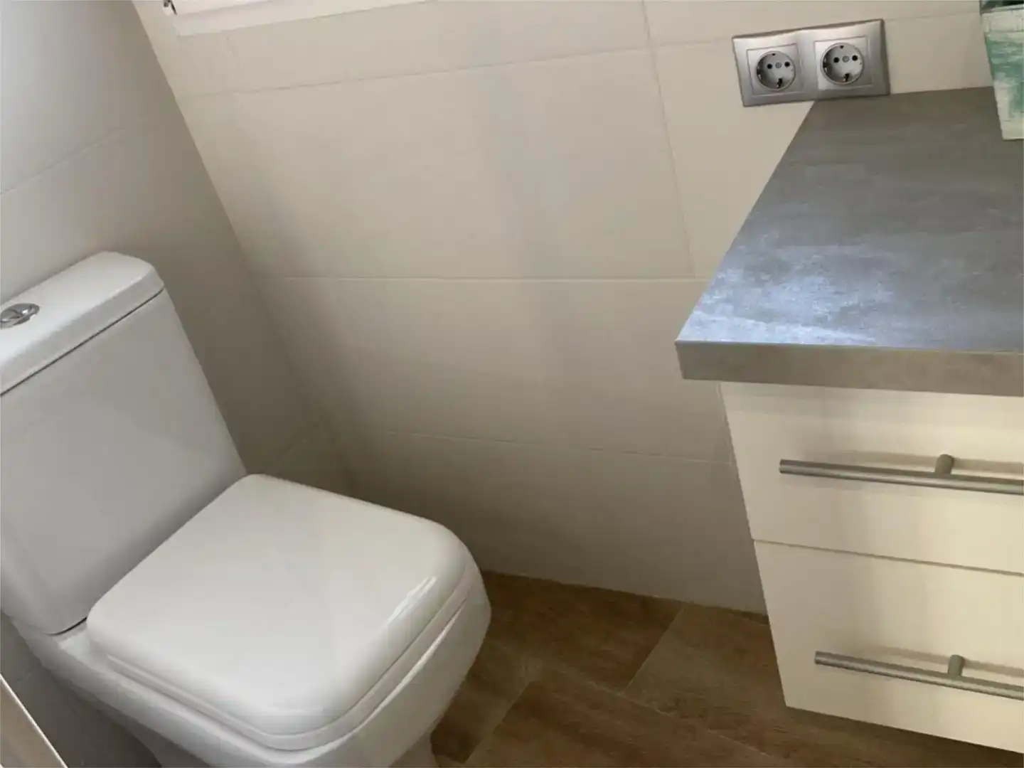 Baño de Local de alquiler en Alicante / Alacant con Aire acondicionado