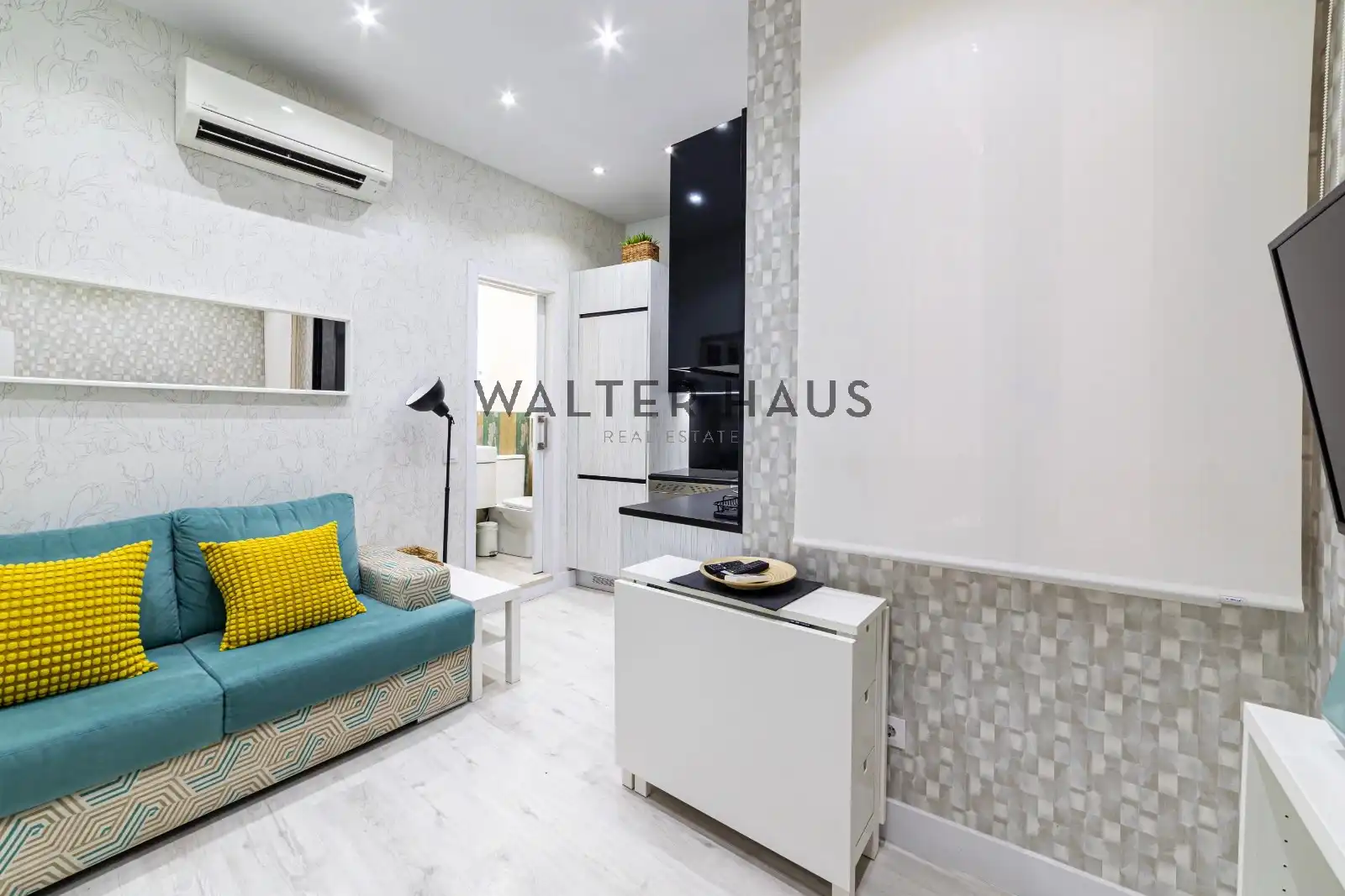 Living room of Flat for sale in Madrid  with Air Conditioner, Furnished and Oven