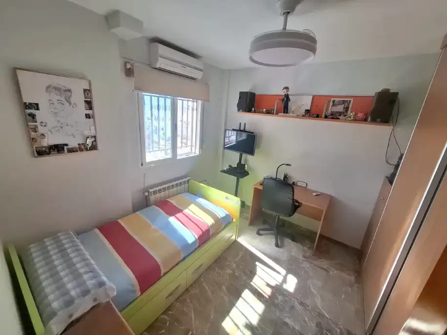 Dormitori de Casa o xalet en venda en Jaén amb Aire condicionat, Calefacció i Terrassa