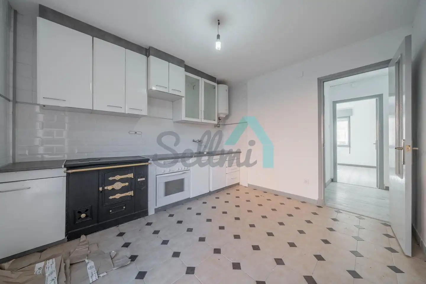 Küche von Wohnung zum Verkauf in Aller mit Terrasse
