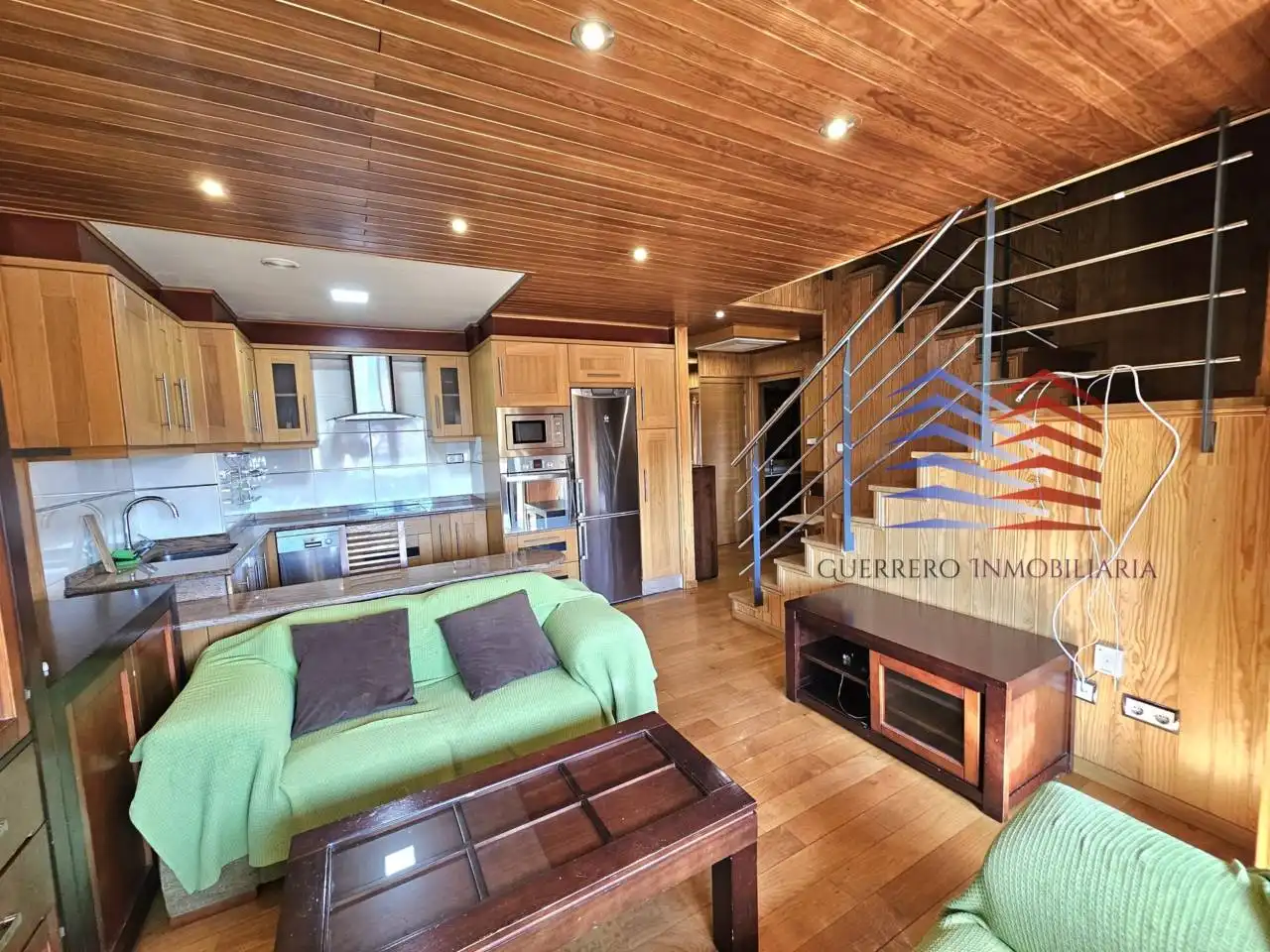 Sala d'estar de Dúplex de lloguer en Ourense Capital  amb Calefacció, Parquet i Terrassa