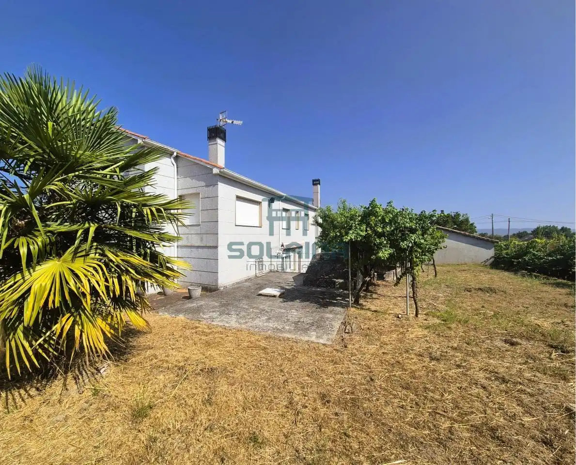 Vista exterior de Casa o xalet en venda en Coles amb Calefacció, Jardí privat i Moblat