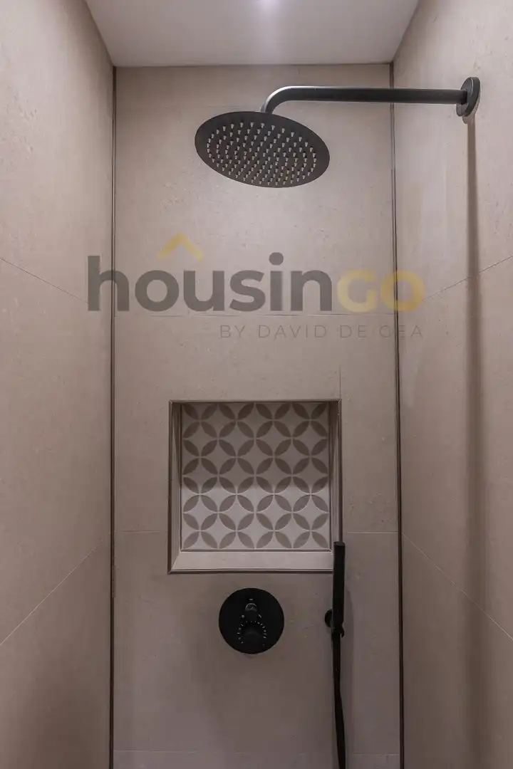 Flat for sale in Madrid  with Air Conditioner, Heating and Terrace