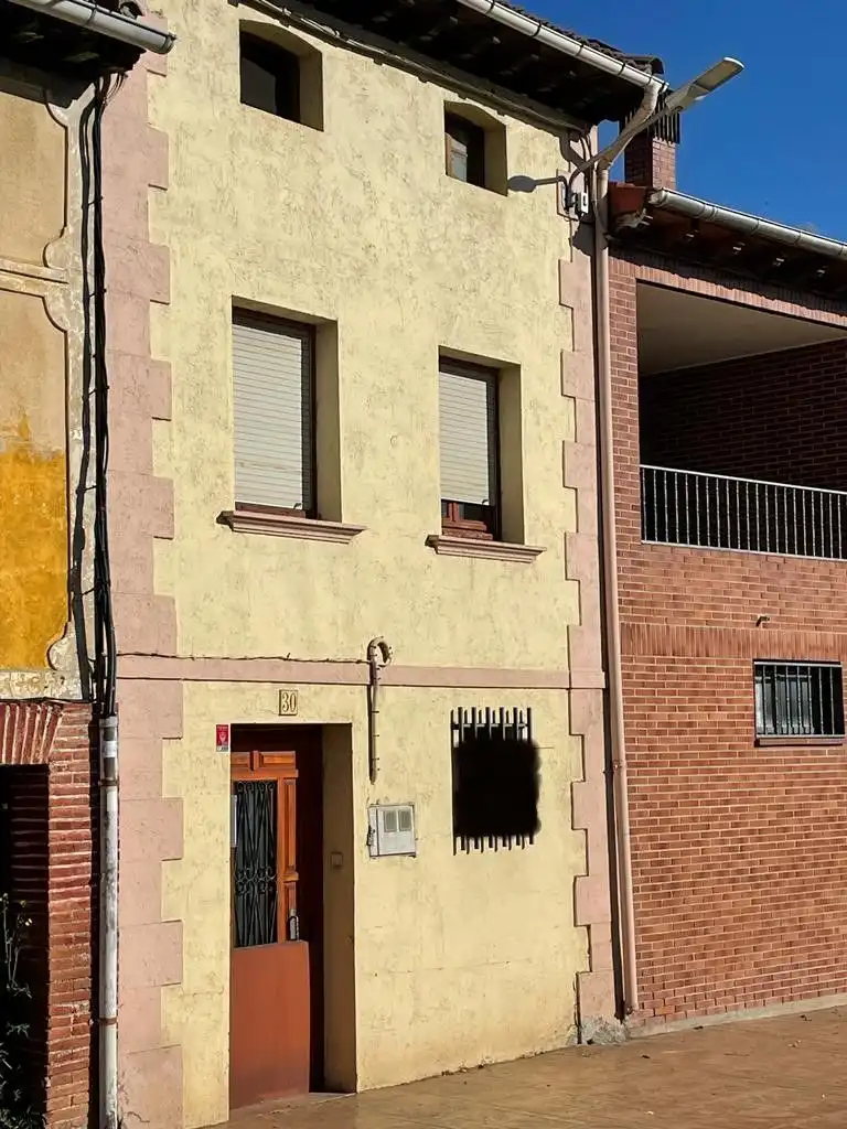 Vista exterior de Casa o xalet en venda en Redecilla del Camino amb Moblat