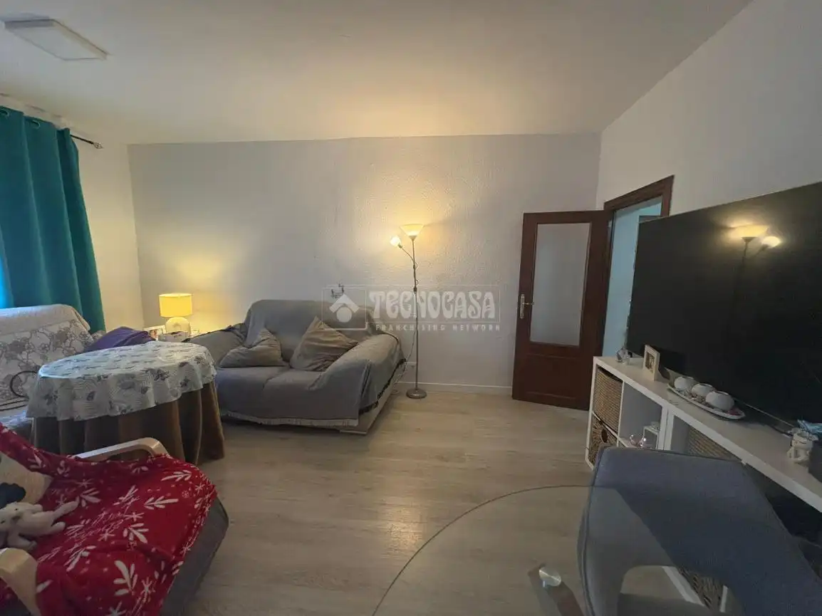 Sala d'estar de Pis en venda en Jaén amb Balcó