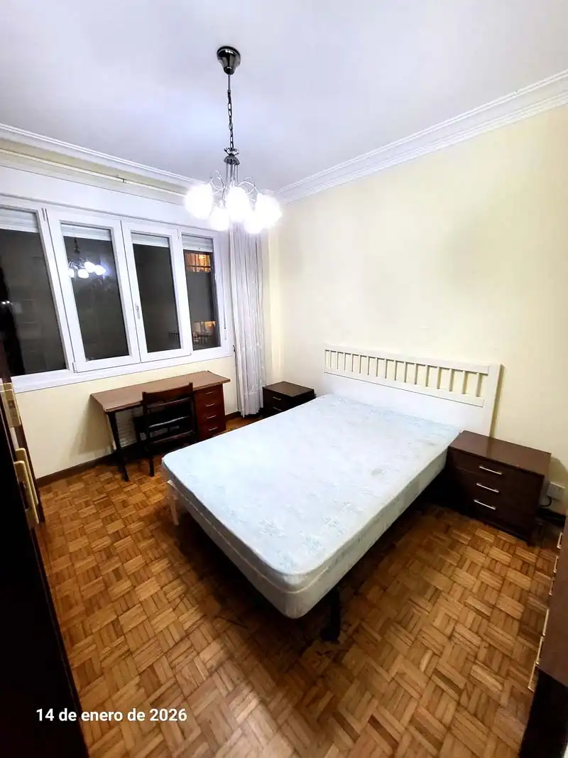 Bedroom of Flat for rent in Vigo   with Furnished, Oven and Washing machine