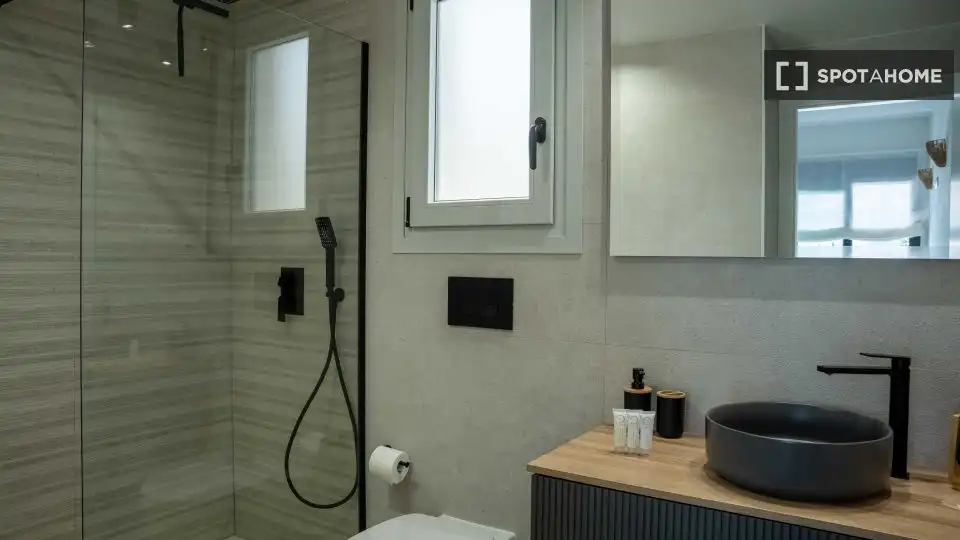 Bany de Apartament per a compartir en Torrevieja amb Aire condicionat, Calefacció i Terrassa