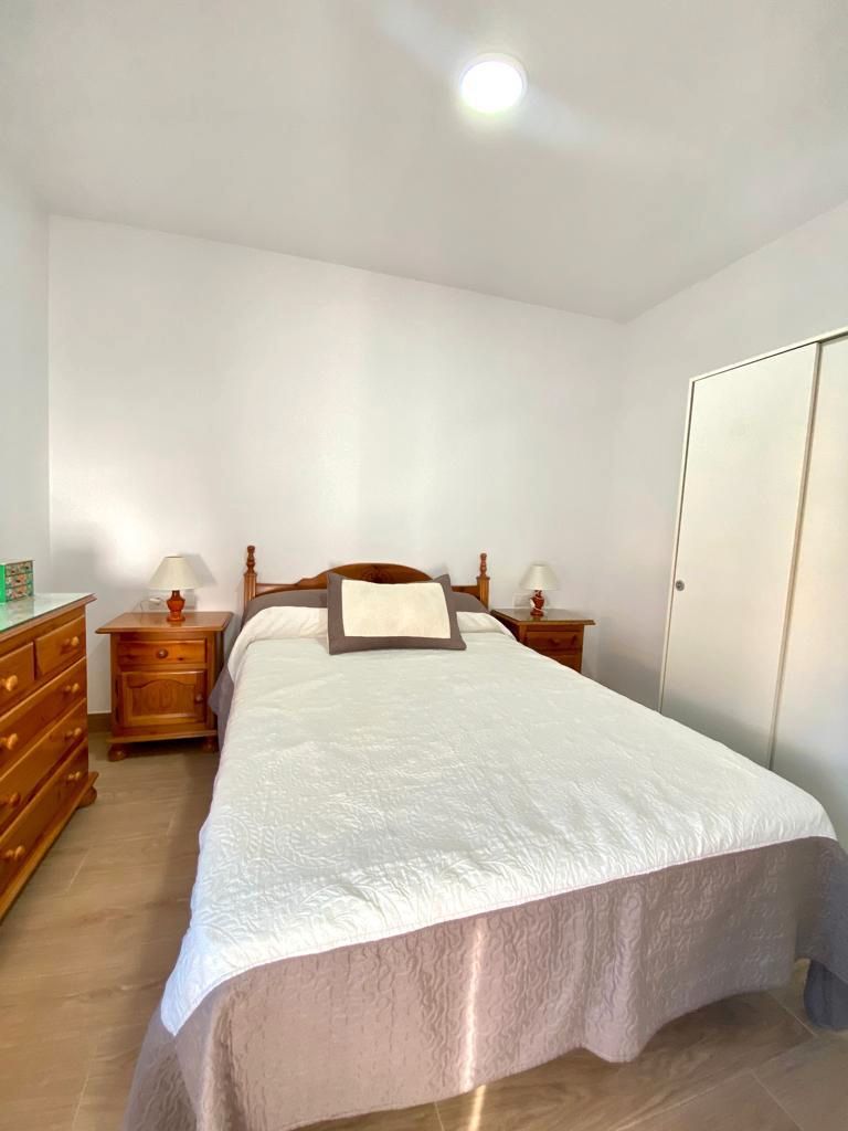 Dormitori de Pis de lloguer en Benalmádena amb Terrassa i Piscina comunitària