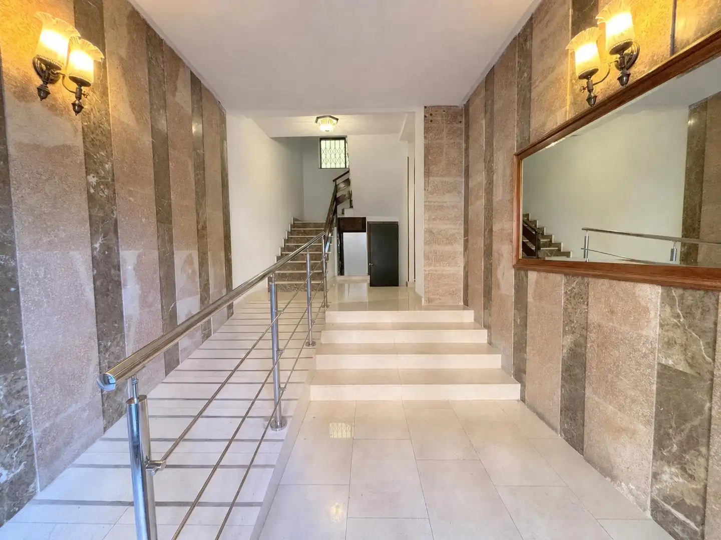 Piso en venta en Ávila con Calefacción, Parquet y Terraza