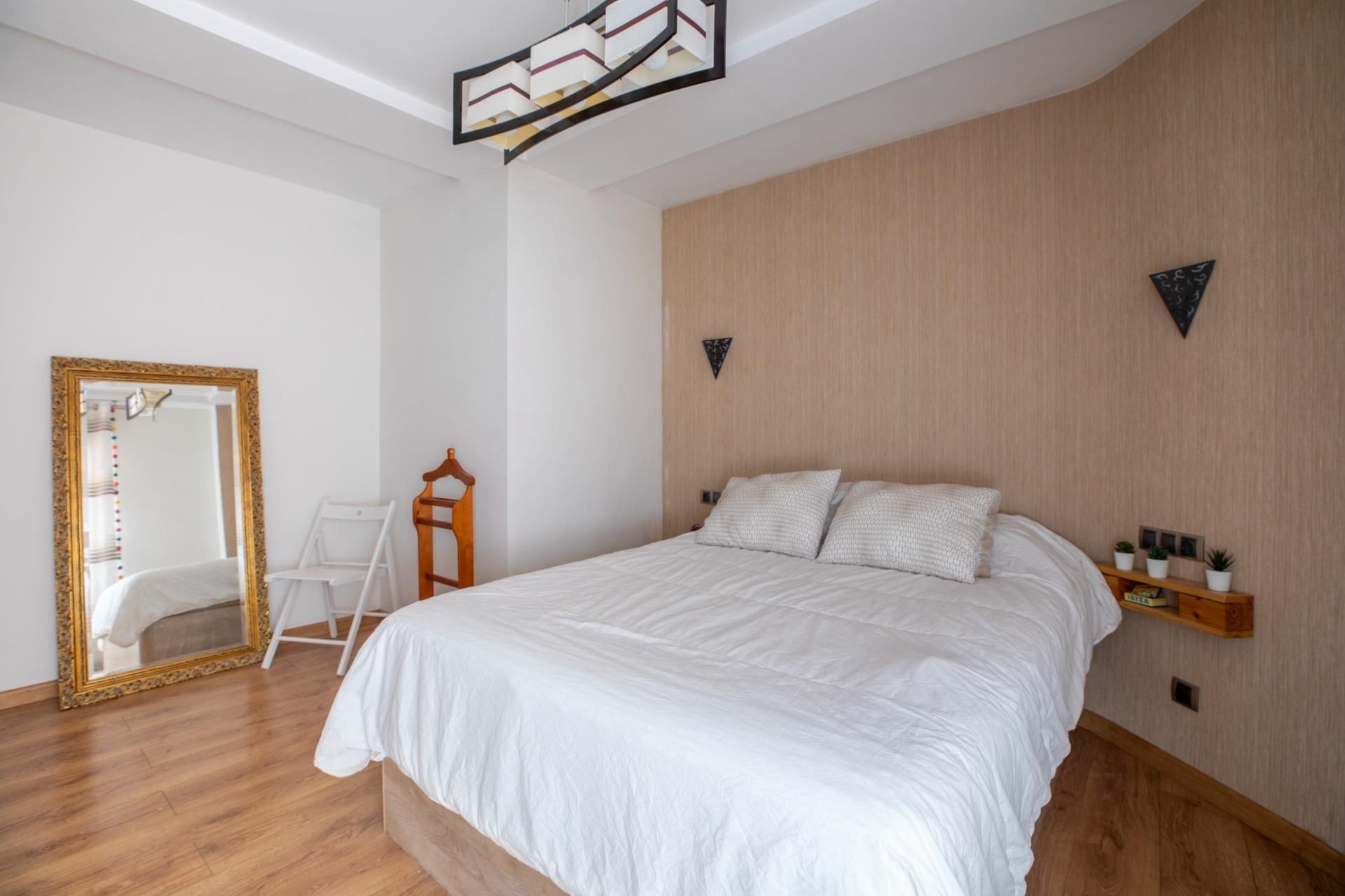 Habitación de Piso en venta en Sabiñánigo con Calefacción, Terraza y Trastero