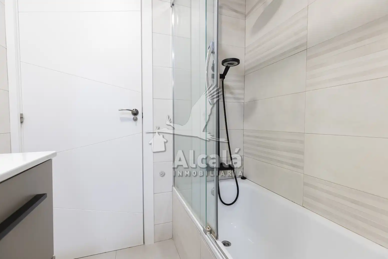 Baño de Piso en venta en Alcalá de Henares con Aire acondicionado, Calefacción y Terraza