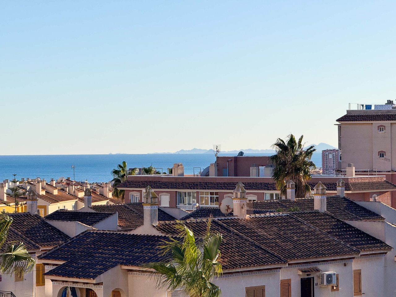 Vista exterior de Estudi en venda en Torrevieja amb Aire condicionat, Calefacció i Terrassa