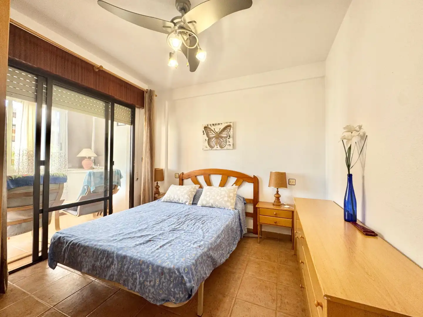 Habitación de Apartamento de alquiler en Orihuela con Aire acondicionado, Calefacción y Amueblado