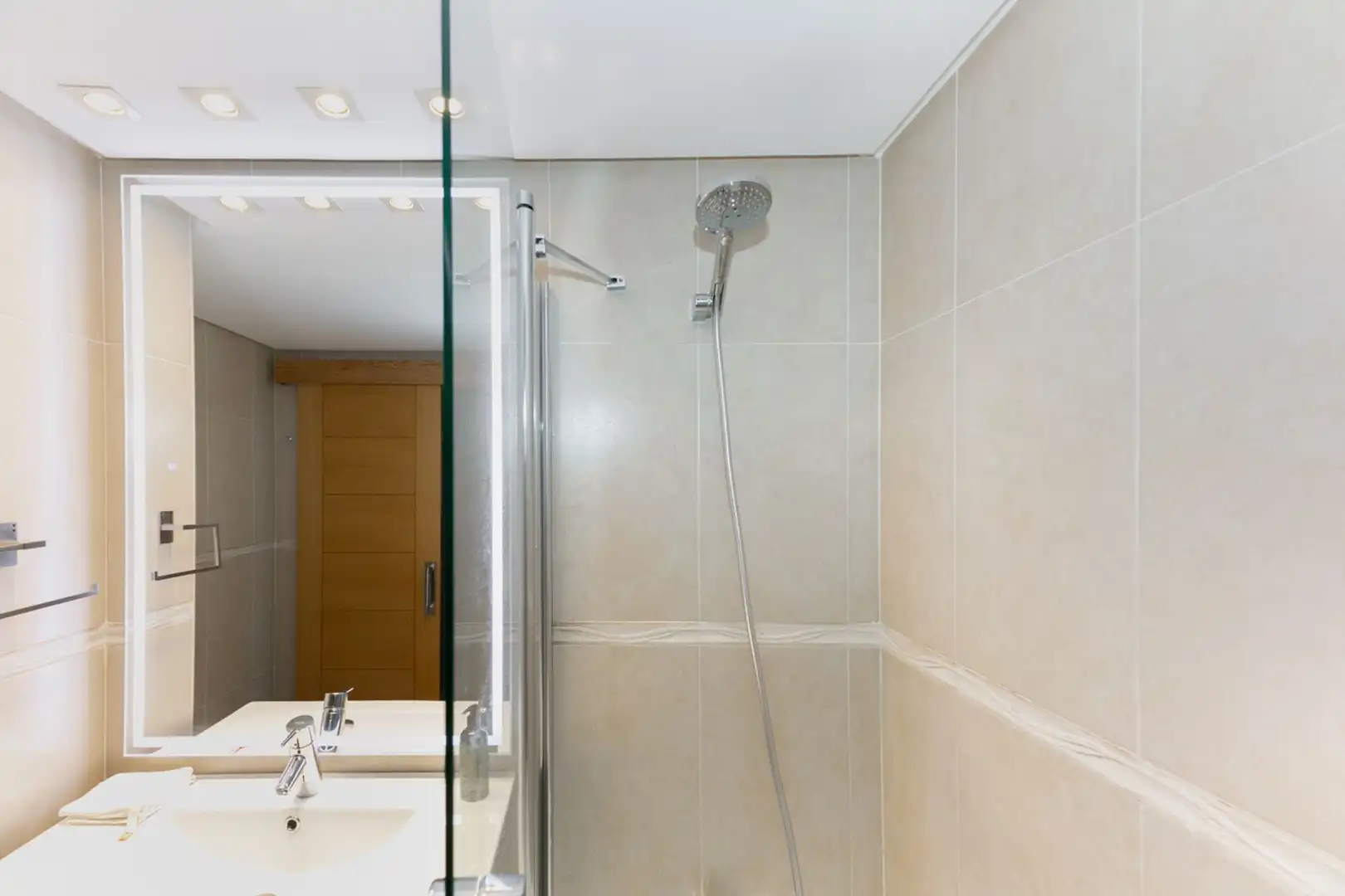 Appartement compact avec ascenseur à louer à Centre, imagen 19