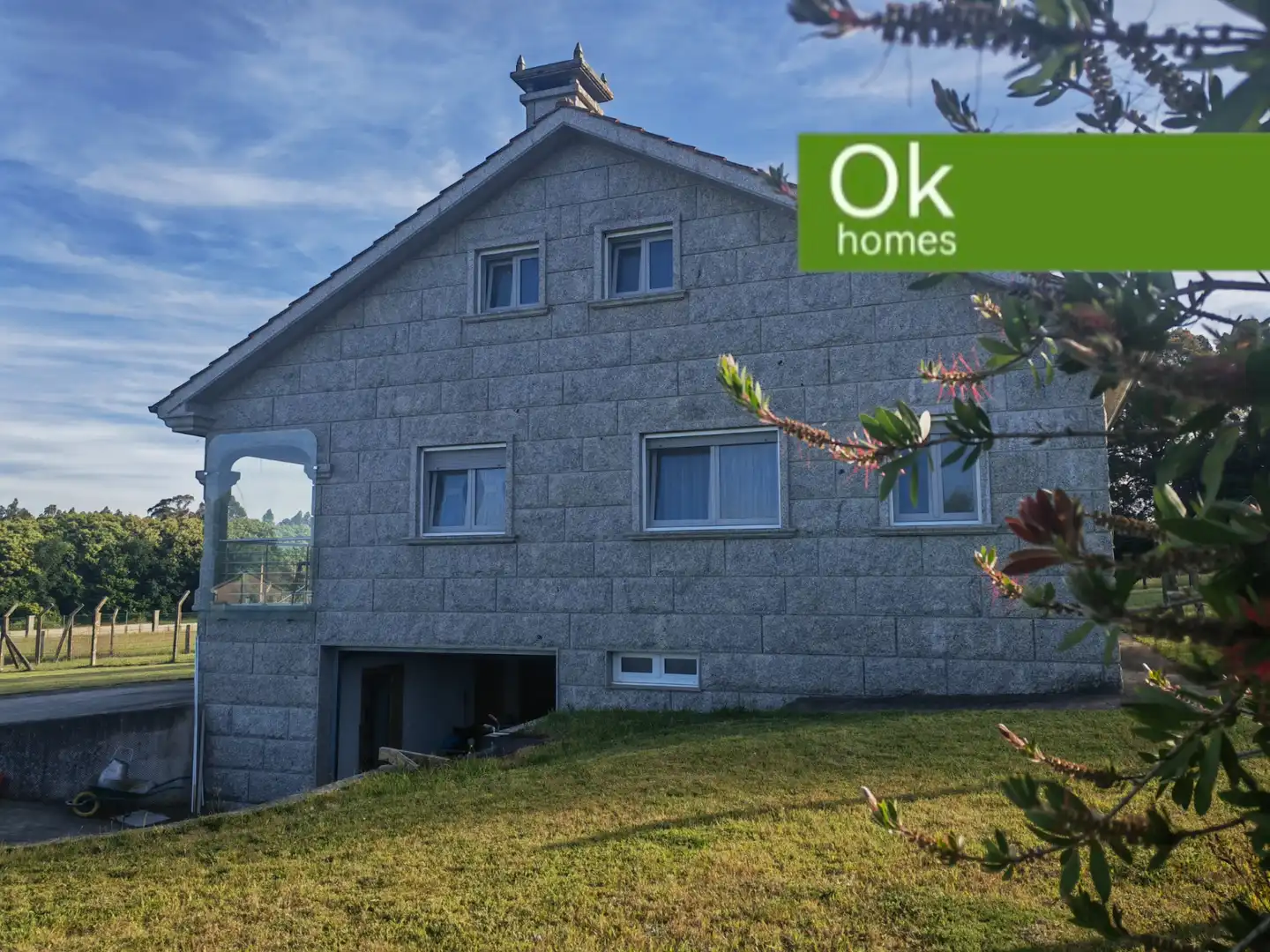 Vista exterior de Casa o xalet en venda en Melide amb Calefacció, Jardí privat i Parquet